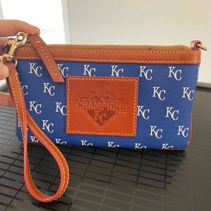 2015 World Series Dooney & Bourke KC Royals Clutch